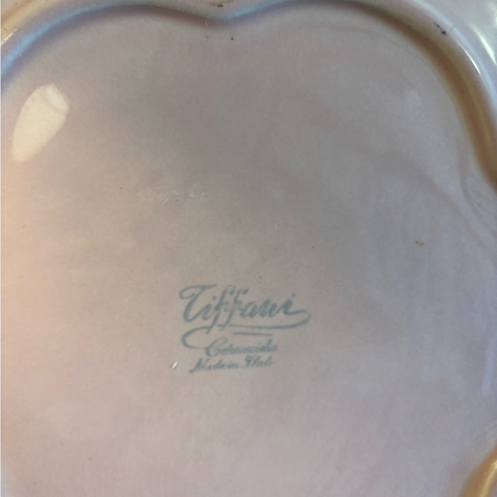 Tiffani Ceramiche scalloped dinner plates. - Picture 4 of 6